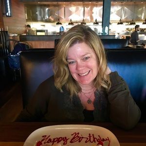 Meet your Posher, Suzanne